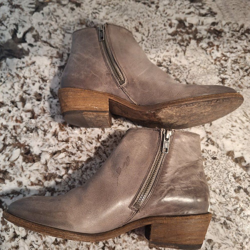 Frye Zip Leather Booties Ankle Boots Size 7B - Picture 5 of 10